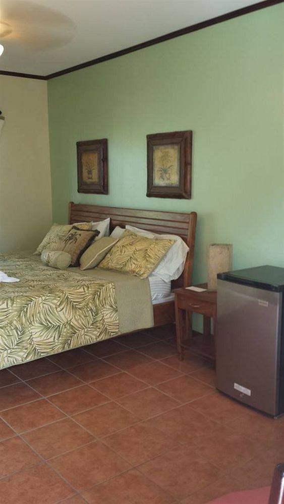 Delfin Beach Front Resort Esterillos Extérieur photo
