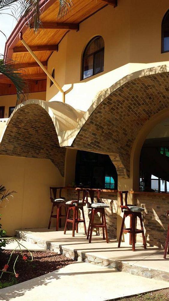 Delfin Beach Front Resort Esterillos Extérieur photo